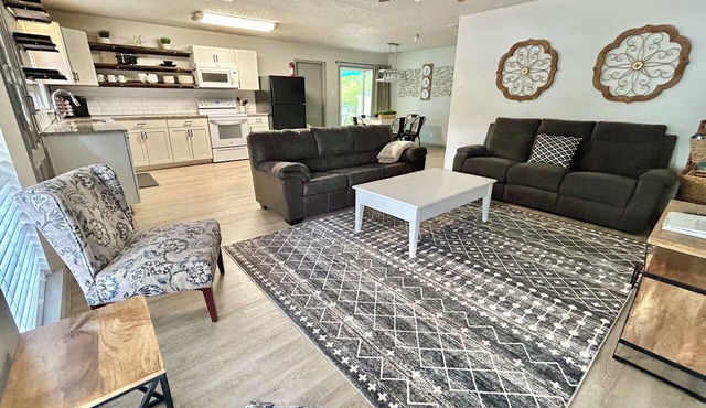 Spacious 4 Bedrooms-Family, Attractions, Lackland