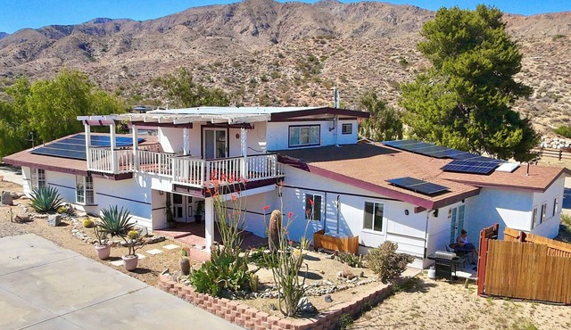 Spacious 5300 SqFt-7 beds/5bath-Stargazing deck-SoakingTub-Hiking Trail-Gameroom