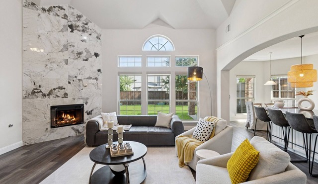 Spacious 6BR Villa for 14 · Home Theater, Game Loft & Gym · 10 Min to Universal