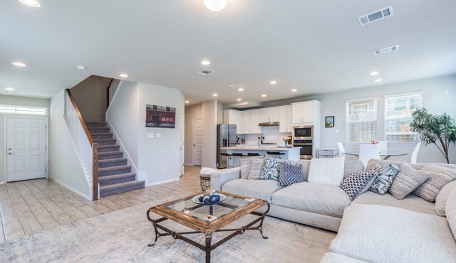 Spacious Austin Retreat Sleeps 10 Near COTA/ACL and Airport