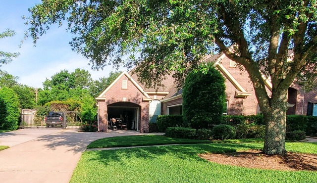 Spacious Dog-Friendly Houston Retreat with Huge Yard in Cypress just off Hwy 290