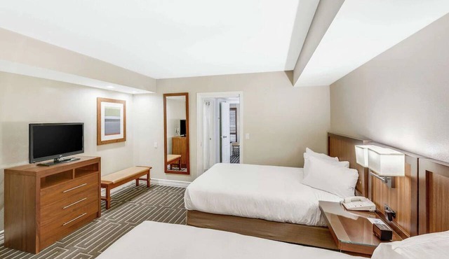 Spacious Mountain Resort Room w/Seven Pools & Private Cabanas