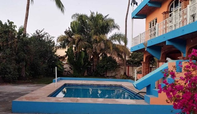 Spacious 6-bedroom house in beautiful La Peñita de Jaltemba with WiFi, AC