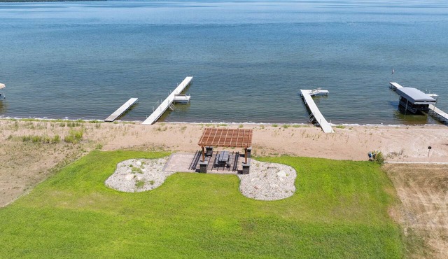 Spacious Otter Tail Lake Front Home, Sleeps 18, 2 Docks, Sandy Beach Swimming in Battle Lake