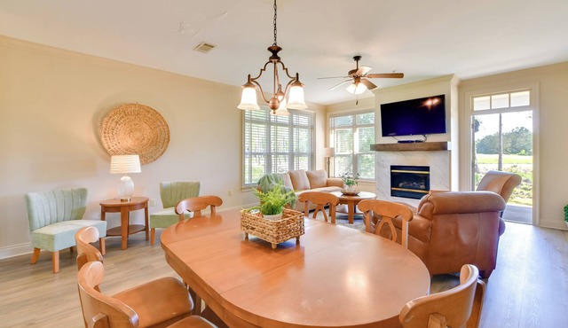 Spacious Springfield Home w/Golf Course View!