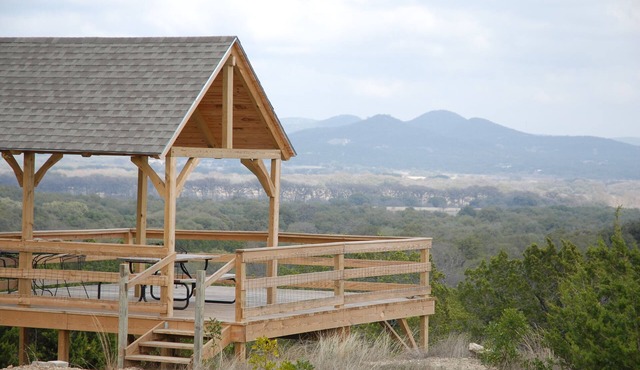 Spacious Utopia Family Home w/Hill Country Views