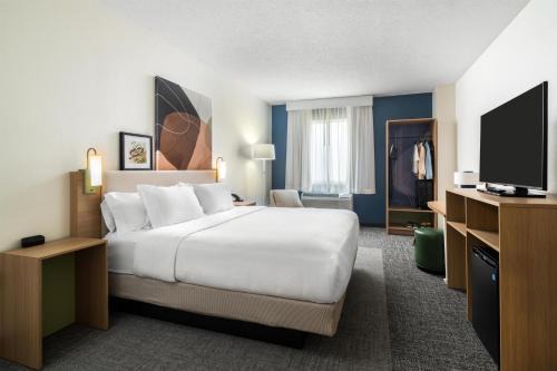 Spark by Hilton Pecos