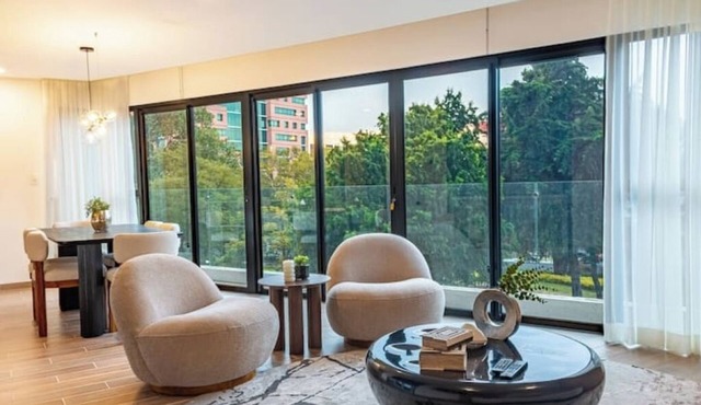 *Spectacular apartment near the airport