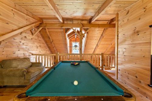 Starry Mountain Night- Private Pool, Pool Table in Stanton
