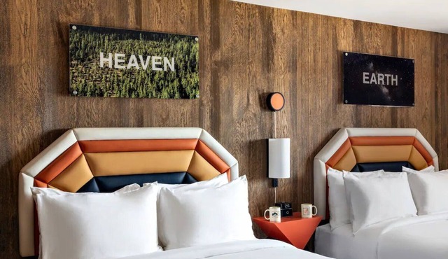Stay at a Charming Flagstaff Retreat Near Attractions | Starlite Lanes - 0.9 mi