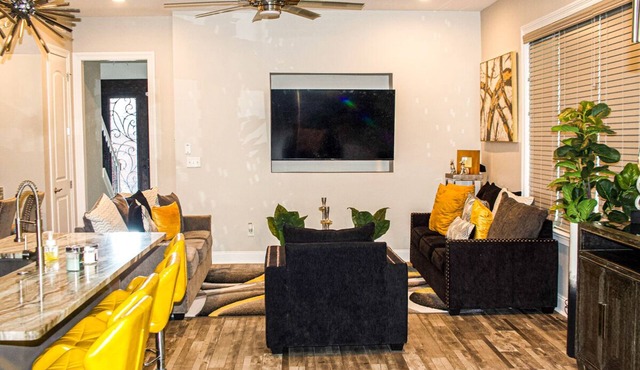 Stlyish Downtown Home