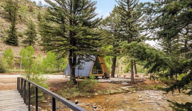 Streamfront A-Frame | Sauna | Fire Pit | Lostfork in Grant