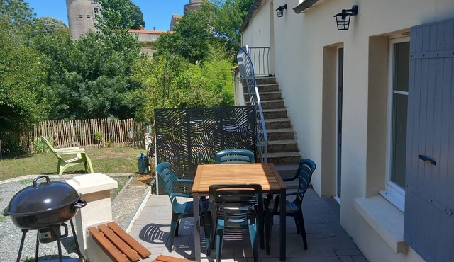 Studio with castle view, 20 minutes from the beach in Apremont