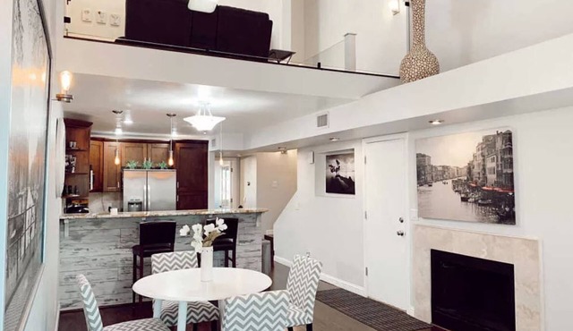 Stunning Condo with Style and Comfort *entire condo*