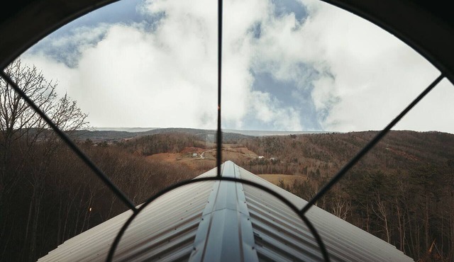 Stunning Long Range Views: Sunsets, Sauna, Outdoor Firepit under the Stars in Max Meadows