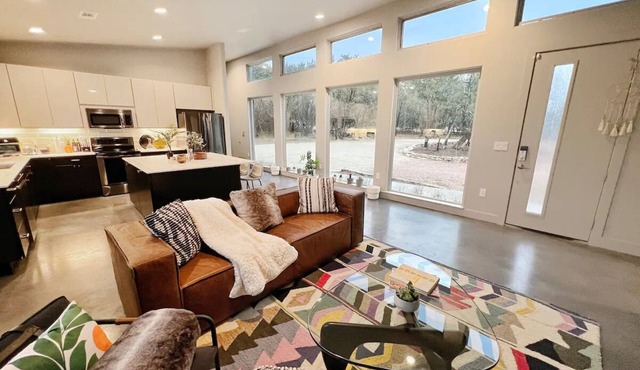 Stunning 'Ranch Modern' + Stars! + Firepit!