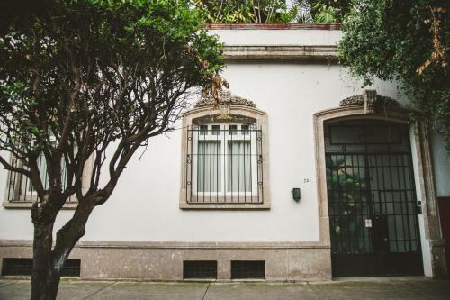 Stylish Colonial Stay in Roma Norte W Rooftop 8BR