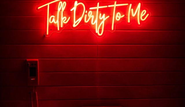Sugar & Spice Cabin: Seductive Adult Red Room Inspired with Hot Tub