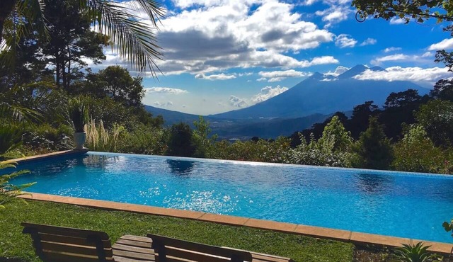 Suite Belvedere: Elegance and Nature at El Hato