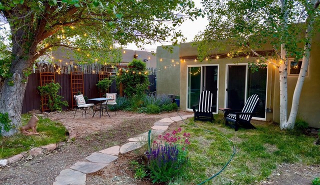 Sunny, Tranquil Two-Bedroom Home Near Santa Fe’s Best Attractions