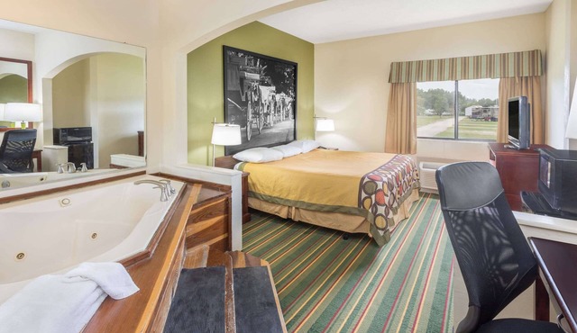 Super 8 by Wyndham Duson Lafayette West Area