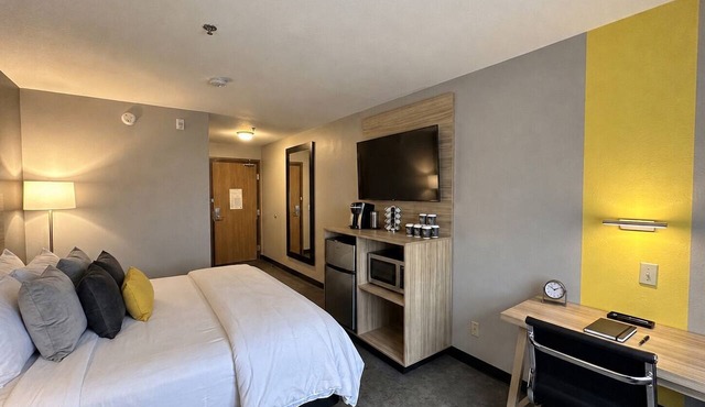 Super 8 by Wyndham Irving DFW Airport/South
