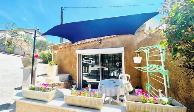 Superb studio in Taradeau
