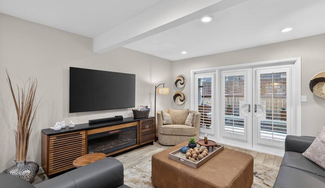 🌿 Tarrytown Condo Near Downtown + Lady Bird Lake | Tarrytown Comfort 🌵