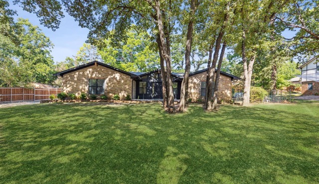 TCH - Spacious 4bd/2ba in Grapevine with Workspace