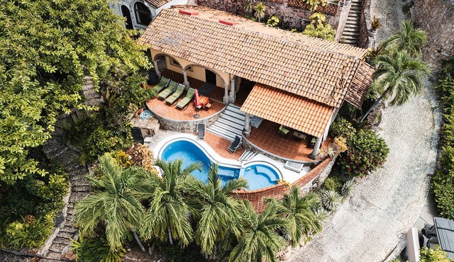 Templito - Ideal Sayulita Beachside Villa, Steps to Beach