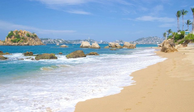 Terrific 1-bedroom studio next to the Ocean in Acapulco, Mexico