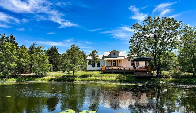 The Bee Farm, House + Studio 15 Mins to Round Top