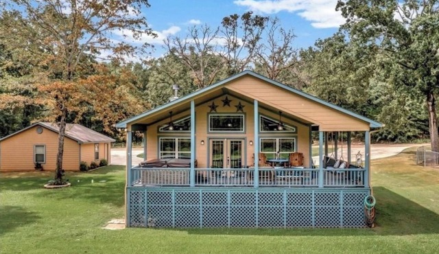 The Cabin at Neely’s Point - Lake Palestine