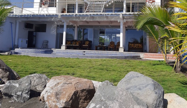 The Container Hotel And Restoran