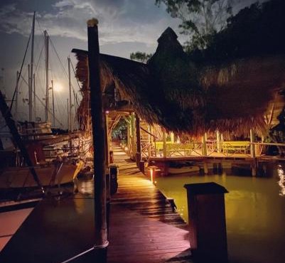The Golden Resort - Tortugal River Lodge & Marina
