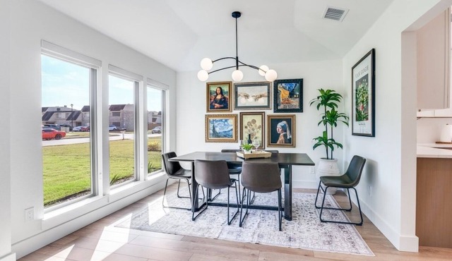 The Goph Getaway 4B 2B Duplex KING Pet Friendly