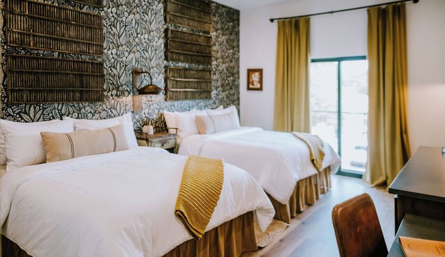 The Lazy Spur at Gaines Ranch on the Square — Boutique Suite on Wimberley Square