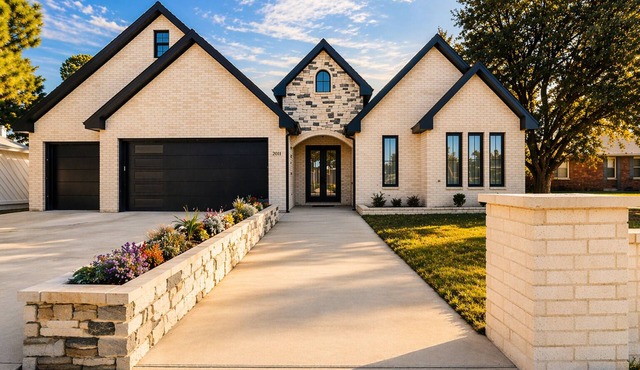 The Manor by Zkora Homes: Luxury Executive Estate with Ensuite rooms - Sleeps 15