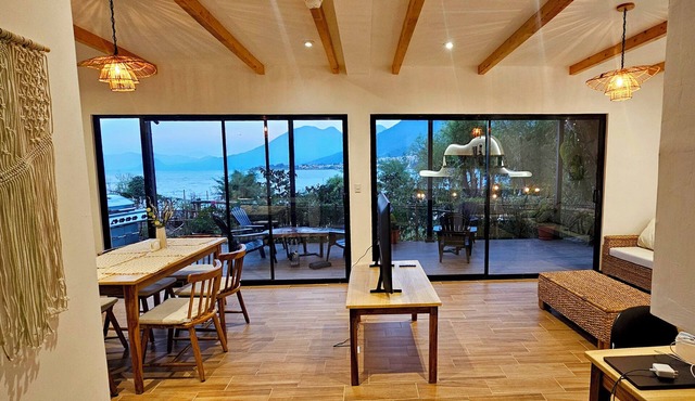 The Mansion of the Roses! "Magic, elegance and family relaxation in Atitlán".