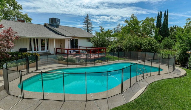 The Olive Get-Away | Pool💦 Game Room🏓 & BBQ♨️