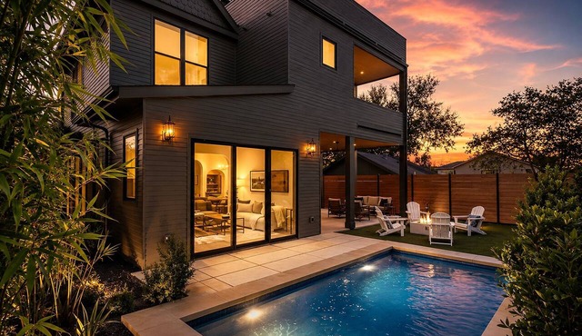 The Vic on 10th Skyline Views Heated Pool 2025 Build Firepit