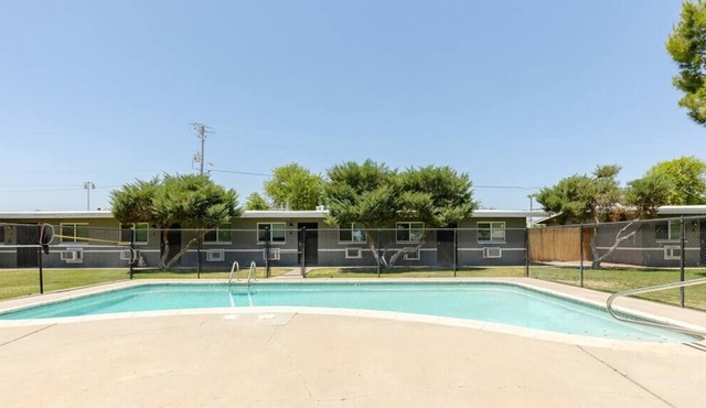 This apartment is a 2 bedroom(s), 1 bathrooms, located in Scottsdale, AZ.