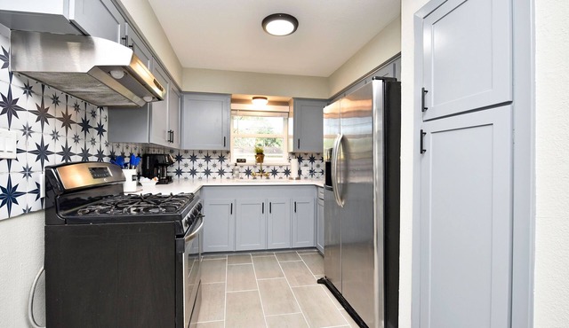 This charming 3 bedroom,1.5 bathroom home is the perfect place to relax!