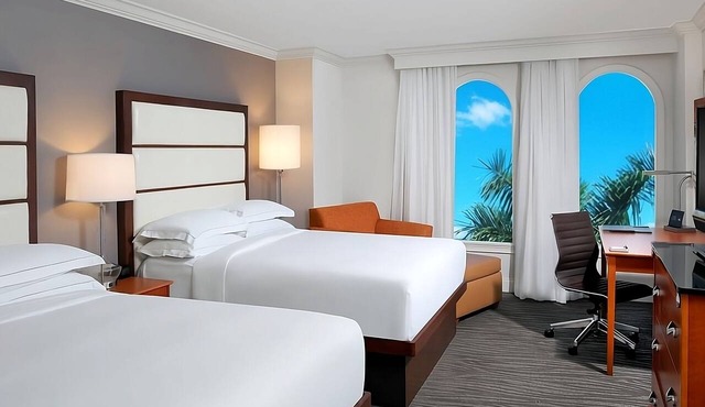 Thoughtfully Prepared for Your Best Stay Yet! 3 Units, Pool, Free Parking! in Naples