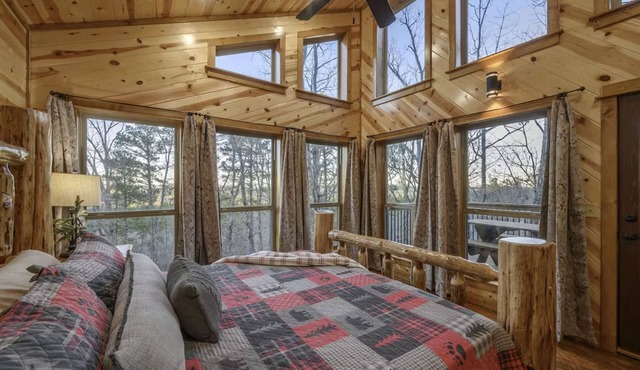 Three Bears Hideout Luxury Mountain Cabin Getaway for Families Groups