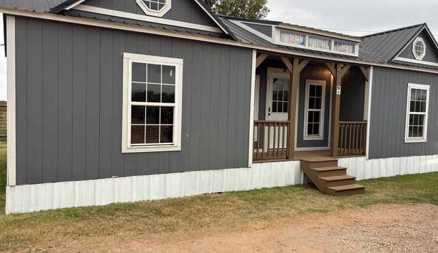 Tiny Home #5 2 bedroom/1 bathroom/5 beds