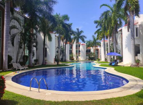Top Pool Condo in Ixtapa's Hotel Area