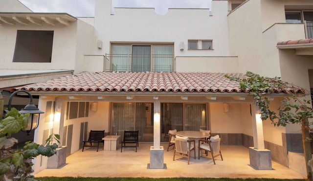 Townhouse 3BR Pueblo Parvada