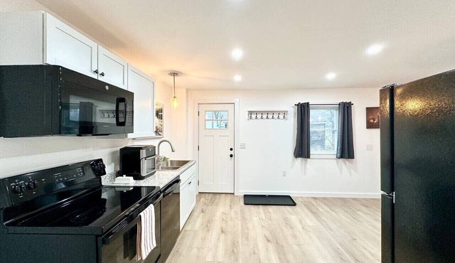 Trail|Downtown Apartment in Dover-Foxcroft