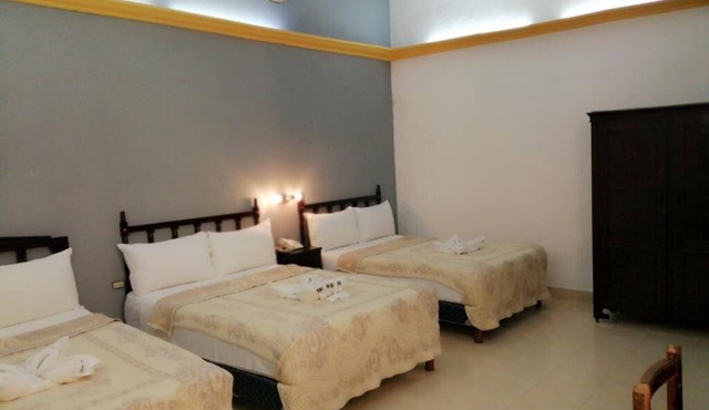 Triple-Bed Room in Mérida’s Heart — Close to Paseo Montejo & Downtown